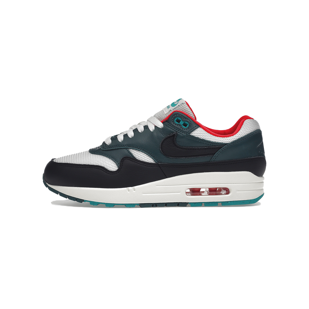 Nike Air Max 1 LeBron James Liverpool F.C