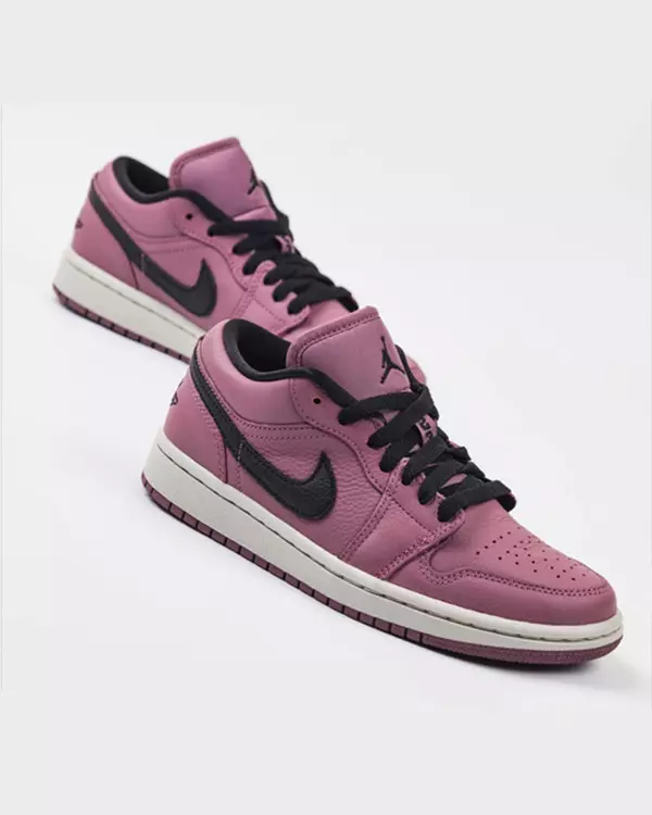 Jordan 1 Low Mulberry (W)