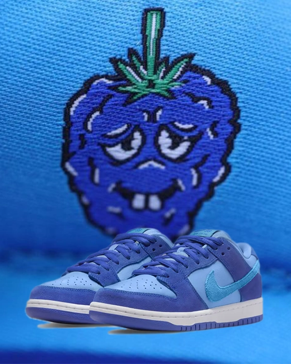 Nike SB Dunk Low Blue Raspberry