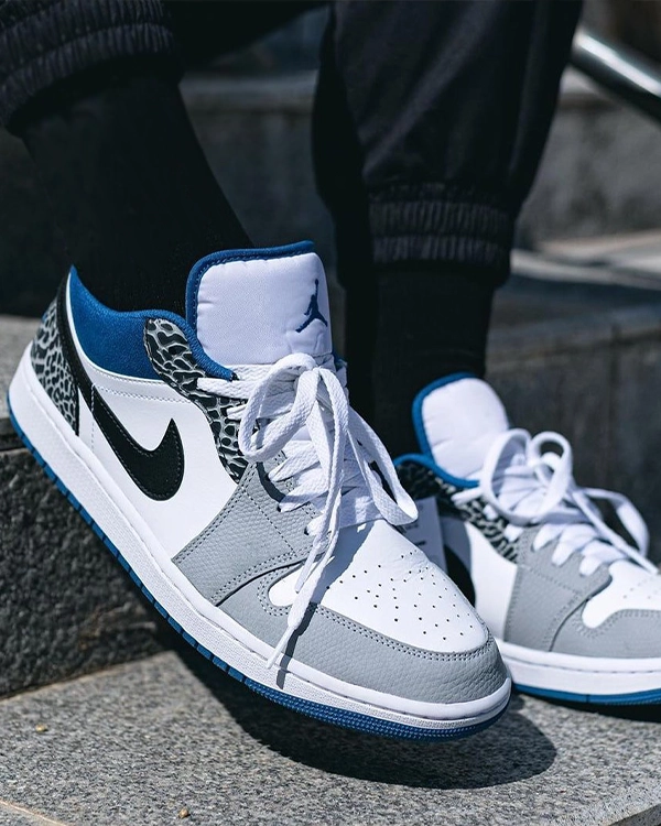 Blue air jordan 1 low online