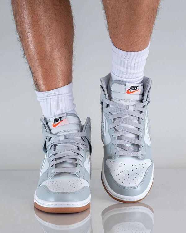 Nike Dunk High University Chenille Swoosh Light Smoke Grey