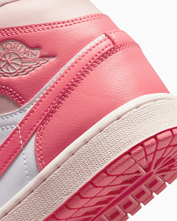 Jordan 1 Mid Strawberries and Cream (W)