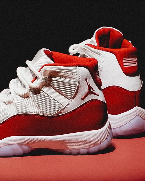 Jordan 11 Retro Cherry (2022) (KIDS)