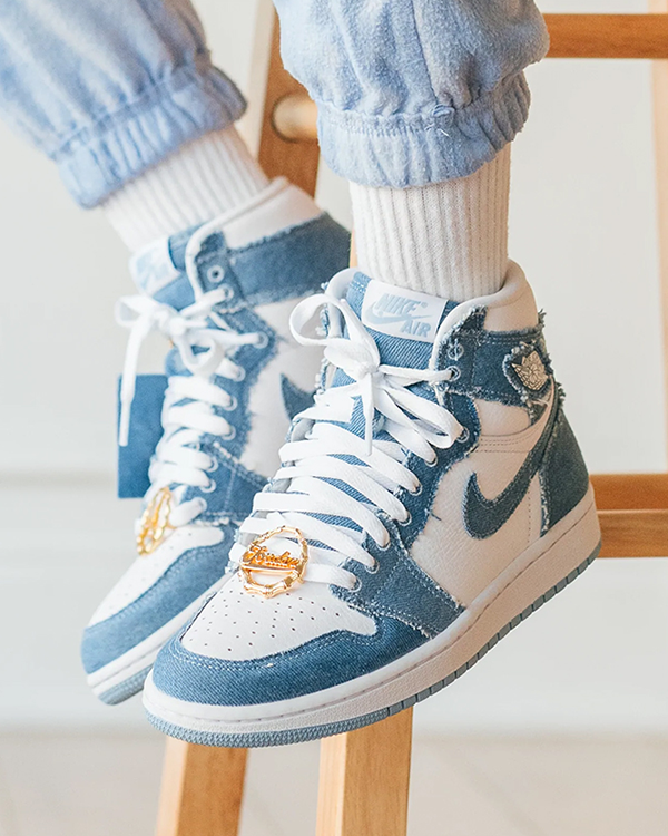 Air shops jordan 1 mid with jeans