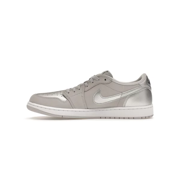 Jordan 1 Low OG Metallic Silver