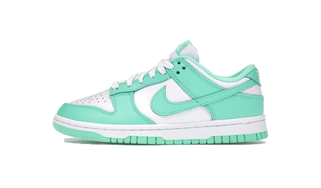 NIKE DUNK LOW GREEN GLOW (W)