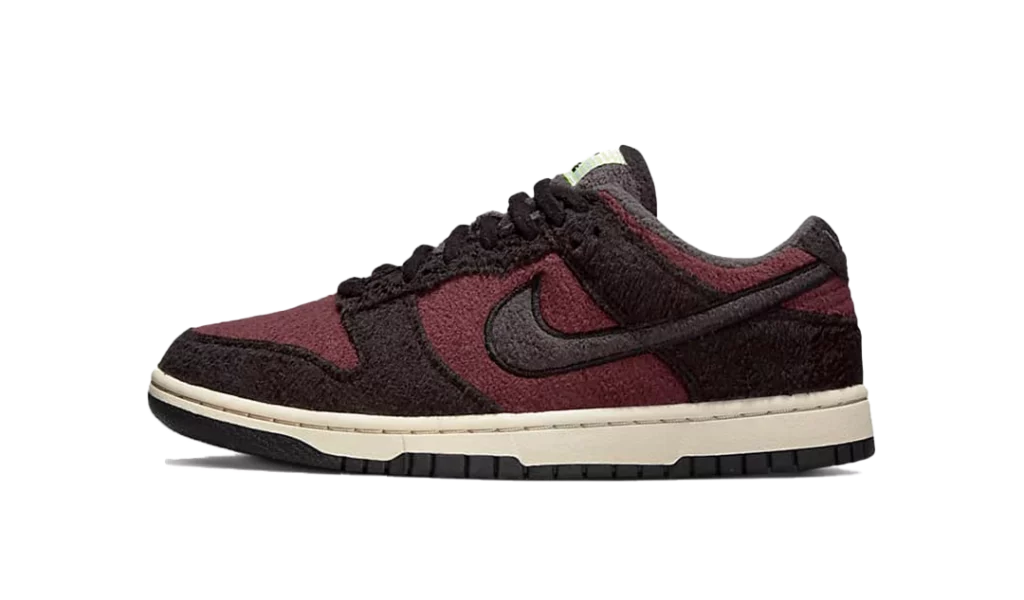 Nike Dunk Low SE Fleece Pack Burgundy Crush (W)