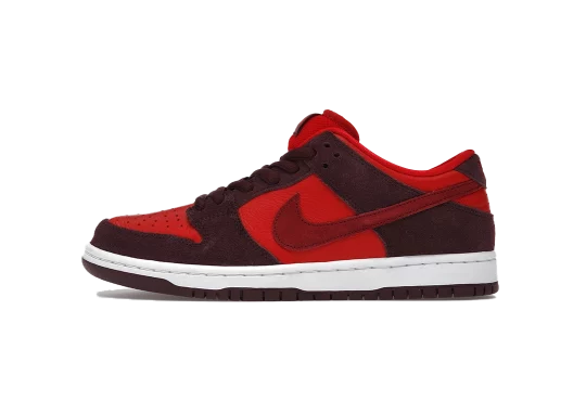 Nike SB Dunk Low Cherry