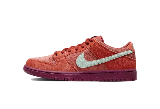 Nike SB Dunk Low Mystic Red