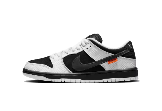 Nike SB Dunk Low TIGHTBOOTH